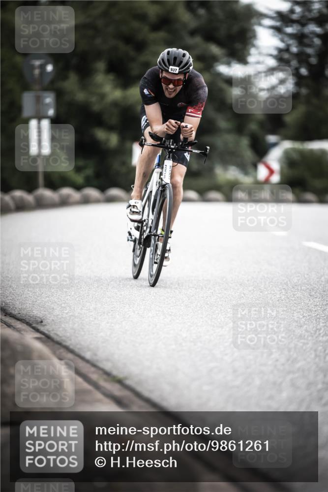 21.06.2026 - 29. Vierlanden-Triathlon H.Heesch http://msf.ph/oto/9861261 21.06.2026 12:08:30 Radfahren 246, 915, 937 meine-sportfotos.de
