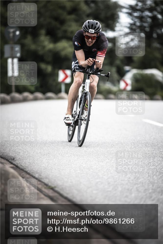 21.06.2026 - 29. Vierlanden-Triathlon H.Heesch http://msf.ph/oto/9861266 21.06.2026 12:08:30 Radfahren 246, 915, 937 meine-sportfotos.de