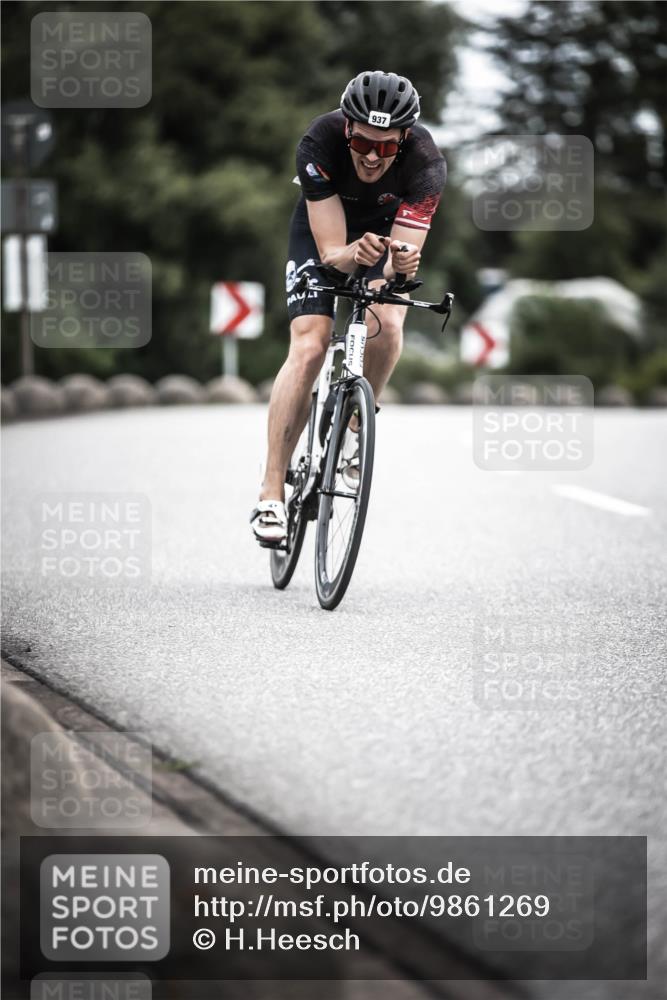 21.06.2026 - 29. Vierlanden-Triathlon H.Heesch http://msf.ph/oto/9861269 21.06.2026 12:08:30 Radfahren 246, 915, 937 meine-sportfotos.de