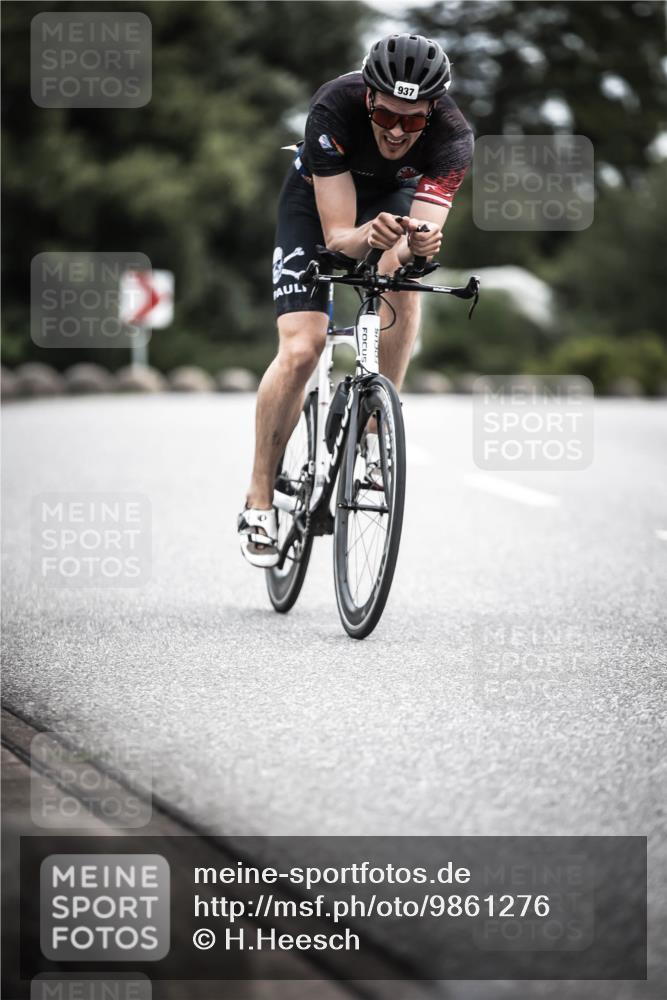 21.06.2026 - 29. Vierlanden-Triathlon H.Heesch http://msf.ph/oto/9861276 21.06.2026 12:08:30 Radfahren 246, 915, 937 meine-sportfotos.de
