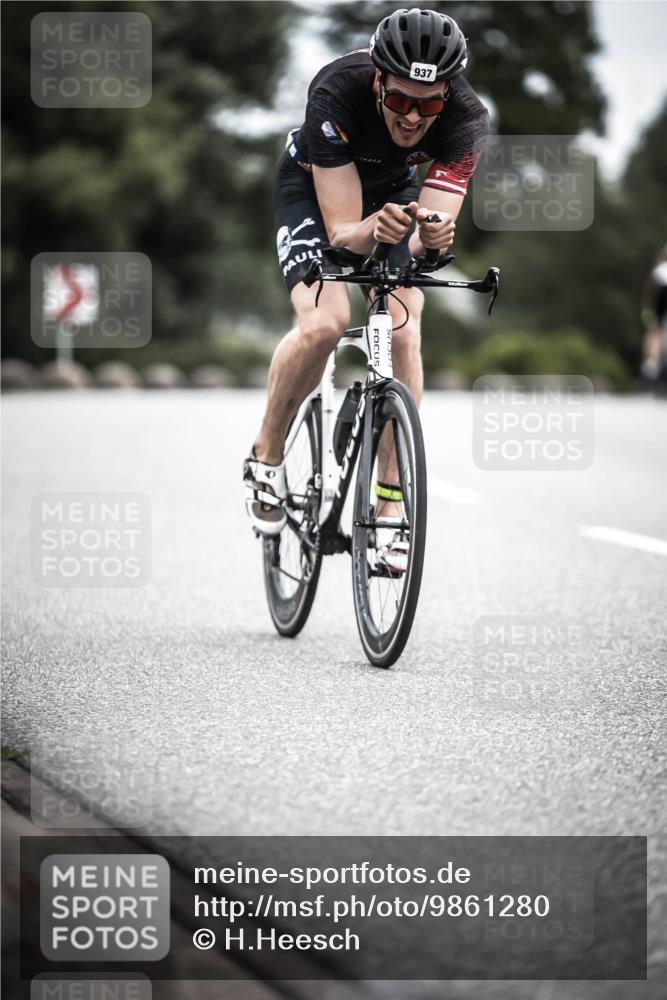 21.06.2026 - 29. Vierlanden-Triathlon H.Heesch http://msf.ph/oto/9861280 21.06.2026 12:08:30 Radfahren 246, 915, 937 meine-sportfotos.de