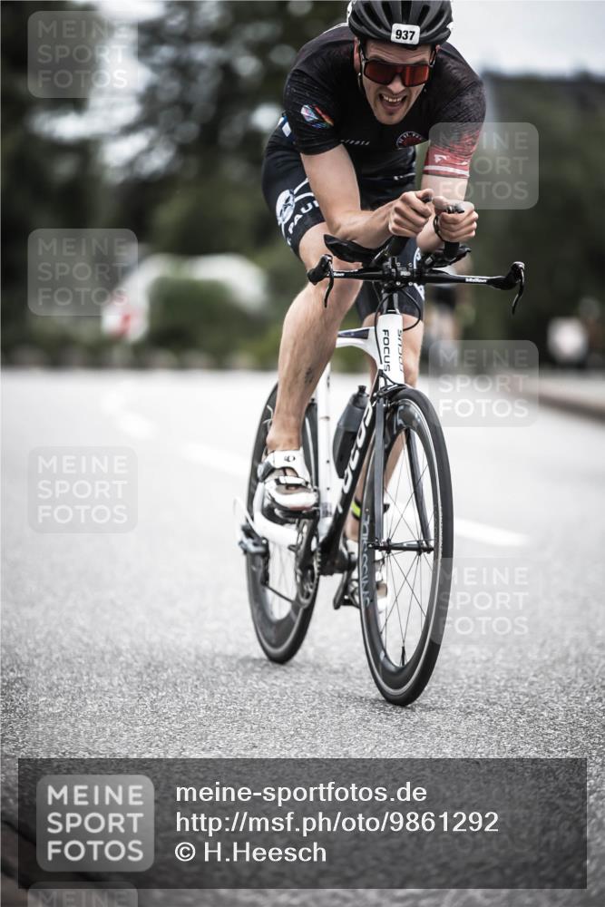 21.06.2026 - 29. Vierlanden-Triathlon H.Heesch http://msf.ph/oto/9861292 21.06.2026 12:08:30 Radfahren 246, 915, 937 meine-sportfotos.de