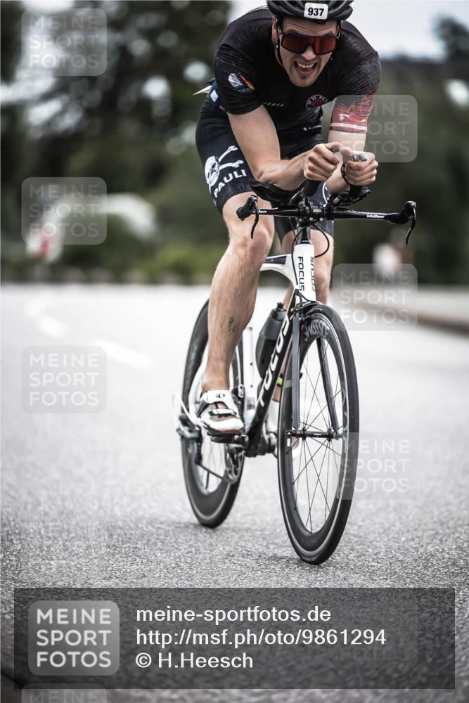 21.06.2026 - 29. Vierlanden-Triathlon H.Heesch http://msf.ph/oto/9861294 21.06.2026 12:08:30 Radfahren 246, 915, 937 meine-sportfotos.de