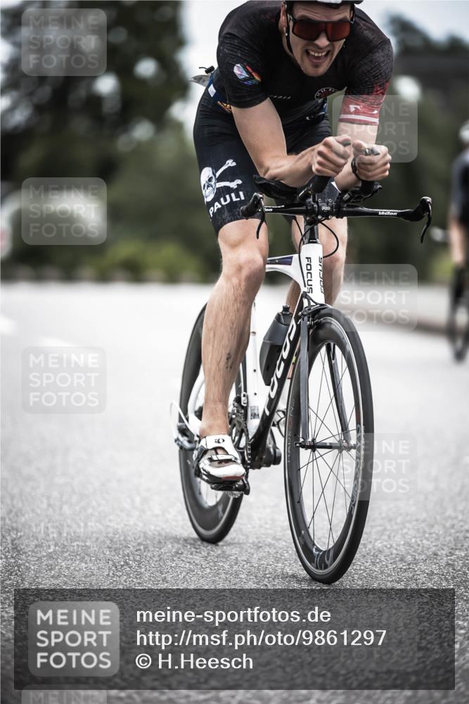 21.06.2026 - 29. Vierlanden-Triathlon H.Heesch http://msf.ph/oto/9861297 21.06.2026 12:08:31 Radfahren 246, 915, 937 meine-sportfotos.de