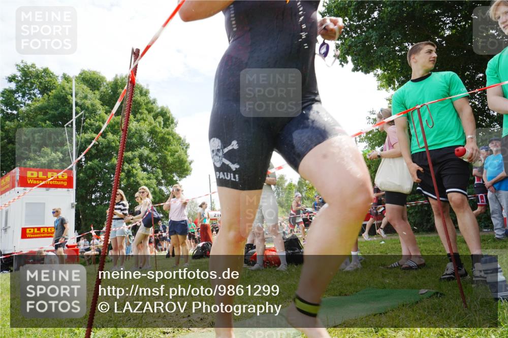 21.06.2026 - 29. Vierlanden-Triathlon LAZAROV Photography http://msf.ph/oto/9861299 21.06.2026 13:07:42 Schwimmen 1116 meine-sportfotos.de