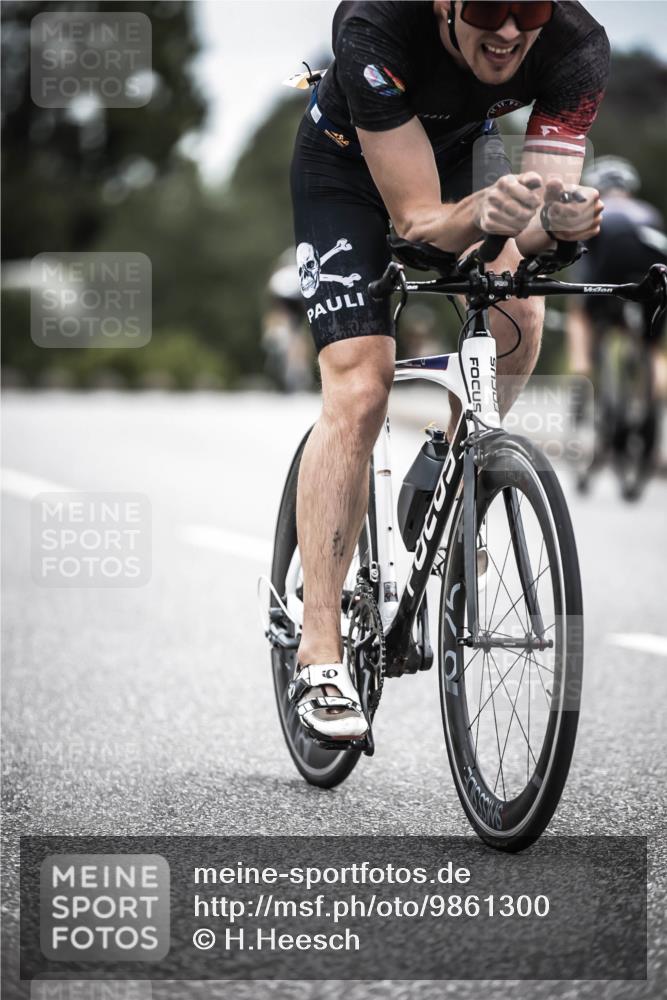 21.06.2026 - 29. Vierlanden-Triathlon H.Heesch http://msf.ph/oto/9861300 21.06.2026 12:08:31 Radfahren 246, 915, 937 meine-sportfotos.de