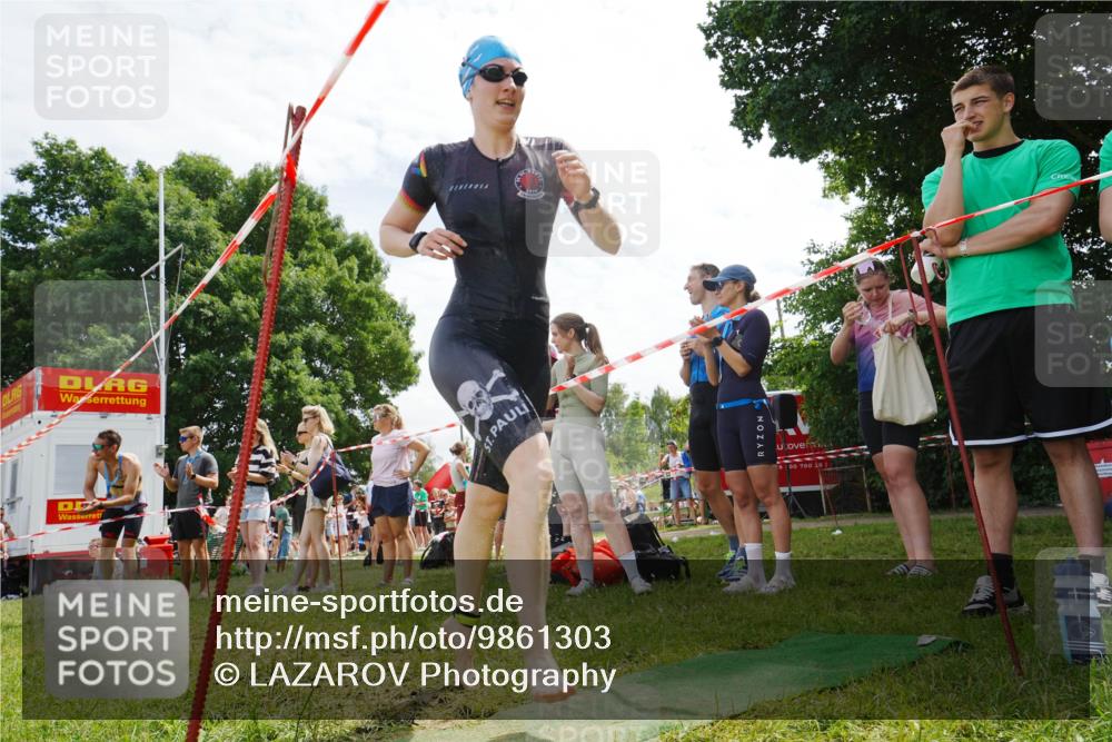 21.06.2026 - 29. Vierlanden-Triathlon LAZAROV Photography http://msf.ph/oto/9861303 21.06.2026 13:08:27 Schwimmen 1111, 1130, 1139 meine-sportfotos.de