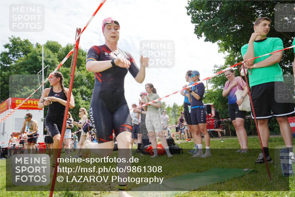 21.06.2026 - 29. Vierlanden-Triathlon LAZAROV Photography http://msf.ph/oto/9861308 21.06.2026 13:08:31 Schwimmen 1111, 1130, 1139 meine-sportfotos.de