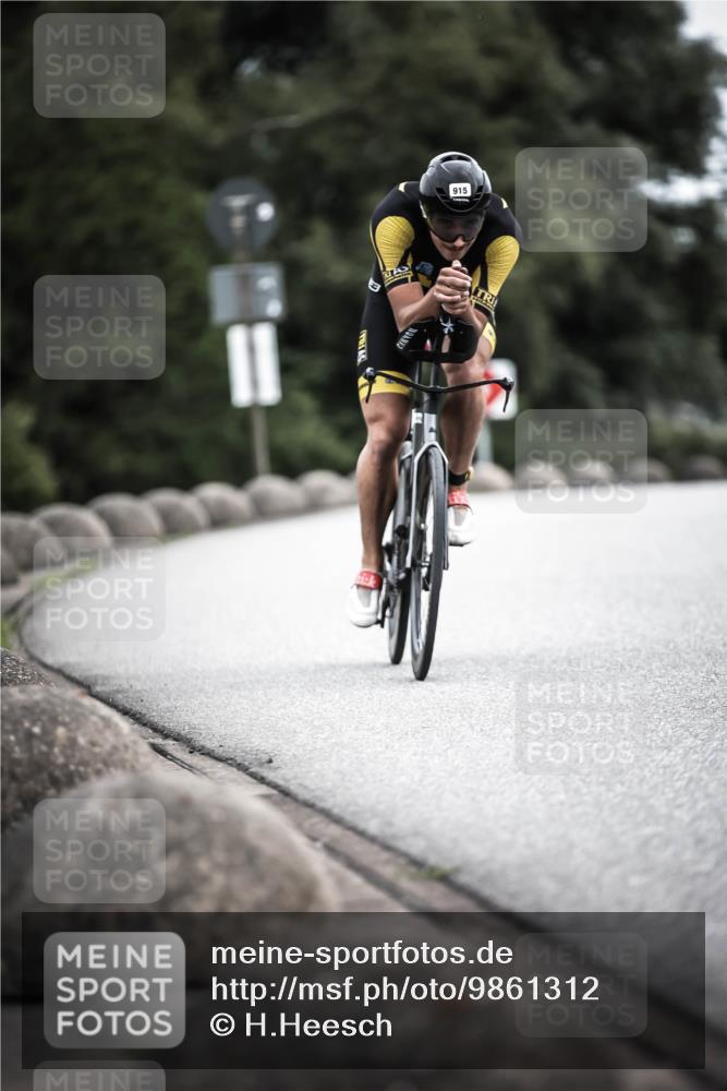 21.06.2026 - 29. Vierlanden-Triathlon H.Heesch http://msf.ph/oto/9861312 21.06.2026 12:08:37 Radfahren 915 meine-sportfotos.de