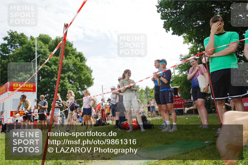 21.06.2026 - 29. Vierlanden-Triathlon LAZAROV Photography http://msf.ph/oto/9861316 21.06.2026 13:08:32 Schwimmen 1111, 1127, 1130, 1139 meine-sportfotos.de