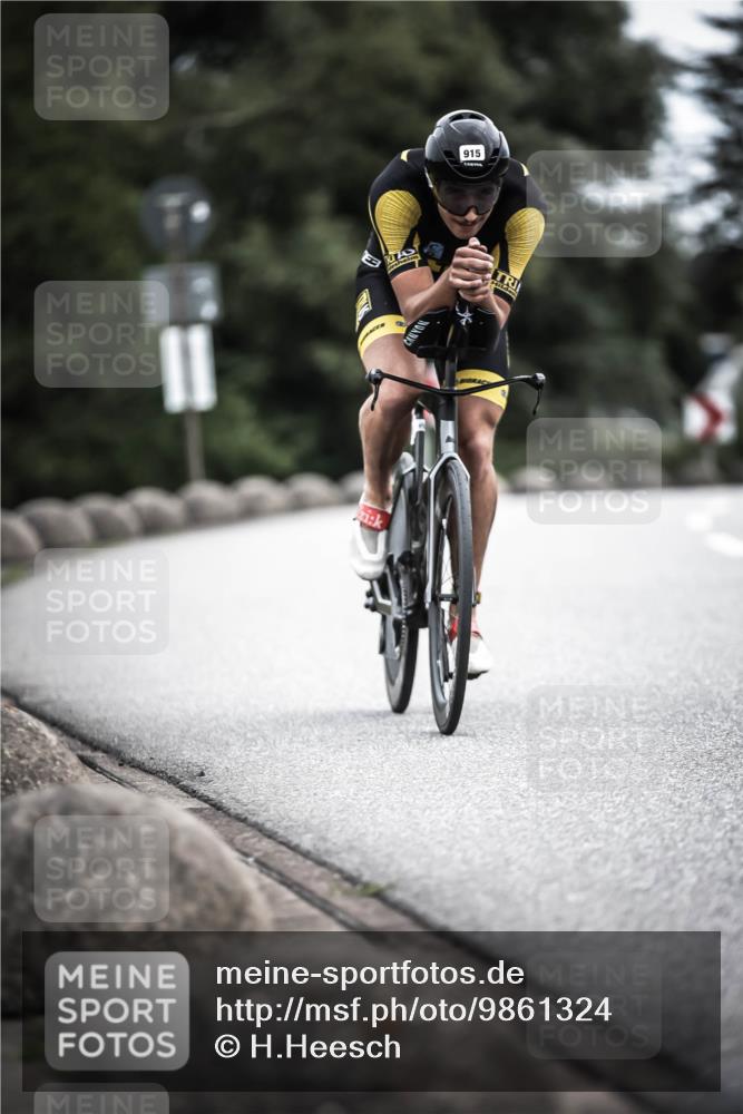 21.06.2026 - 29. Vierlanden-Triathlon H.Heesch http://msf.ph/oto/9861324 21.06.2026 12:08:38 Radfahren 915, 939 meine-sportfotos.de
