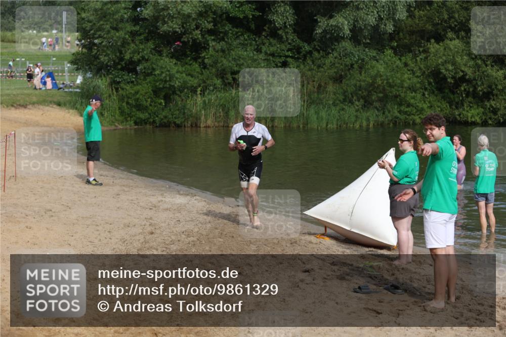 21.06.2026 - 29. Vierlanden-Triathlon Andreas Tolksdorf http://msf.ph/oto/9861329 21.06.2026 09:14:20 Schwimmen 133 meine-sportfotos.de