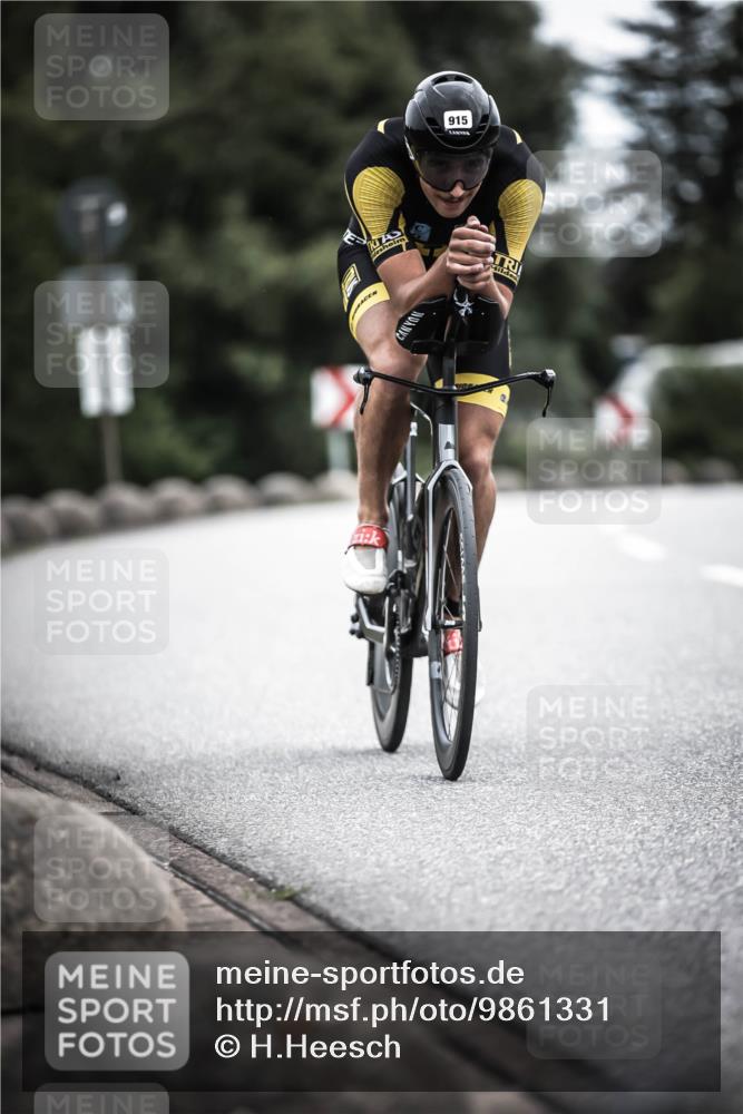 21.06.2026 - 29. Vierlanden-Triathlon H.Heesch http://msf.ph/oto/9861331 21.06.2026 12:08:38 Radfahren 915, 939 meine-sportfotos.de