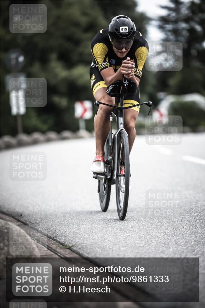 21.06.2026 - 29. Vierlanden-Triathlon H.Heesch http://msf.ph/oto/9861333 21.06.2026 12:08:38 Radfahren 915, 939 meine-sportfotos.de
