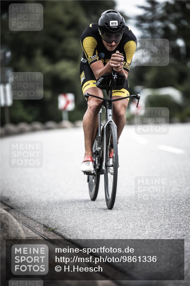 21.06.2026 - 29. Vierlanden-Triathlon H.Heesch http://msf.ph/oto/9861336 21.06.2026 12:08:38 Radfahren 915, 939 meine-sportfotos.de