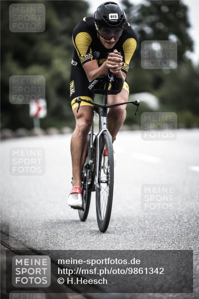 21.06.2026 - 29. Vierlanden-Triathlon H.Heesch http://msf.ph/oto/9861342 21.06.2026 12:08:38 Radfahren 915, 939 meine-sportfotos.de