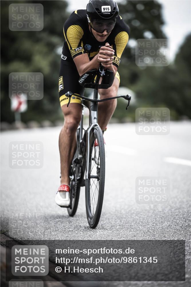 21.06.2026 - 29. Vierlanden-Triathlon H.Heesch http://msf.ph/oto/9861345 21.06.2026 12:08:38 Radfahren 915, 939 meine-sportfotos.de
