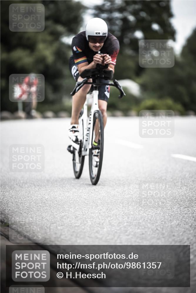 21.06.2026 - 29. Vierlanden-Triathlon H.Heesch http://msf.ph/oto/9861357 21.06.2026 12:08:46 Radfahren 939, 980 meine-sportfotos.de