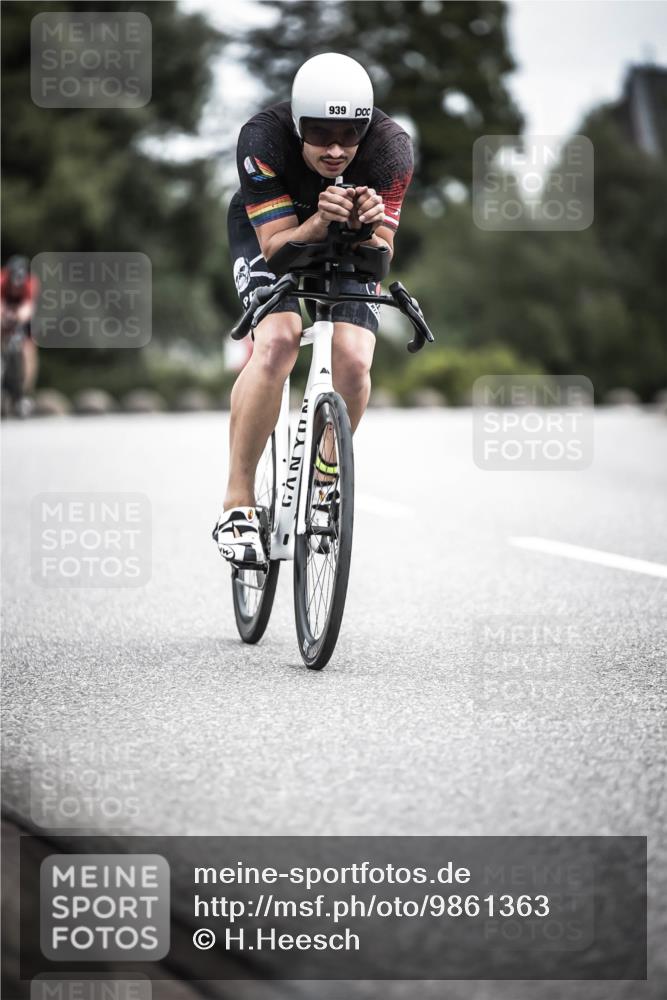 21.06.2026 - 29. Vierlanden-Triathlon H.Heesch http://msf.ph/oto/9861363 21.06.2026 12:08:46 Radfahren 939, 980 meine-sportfotos.de