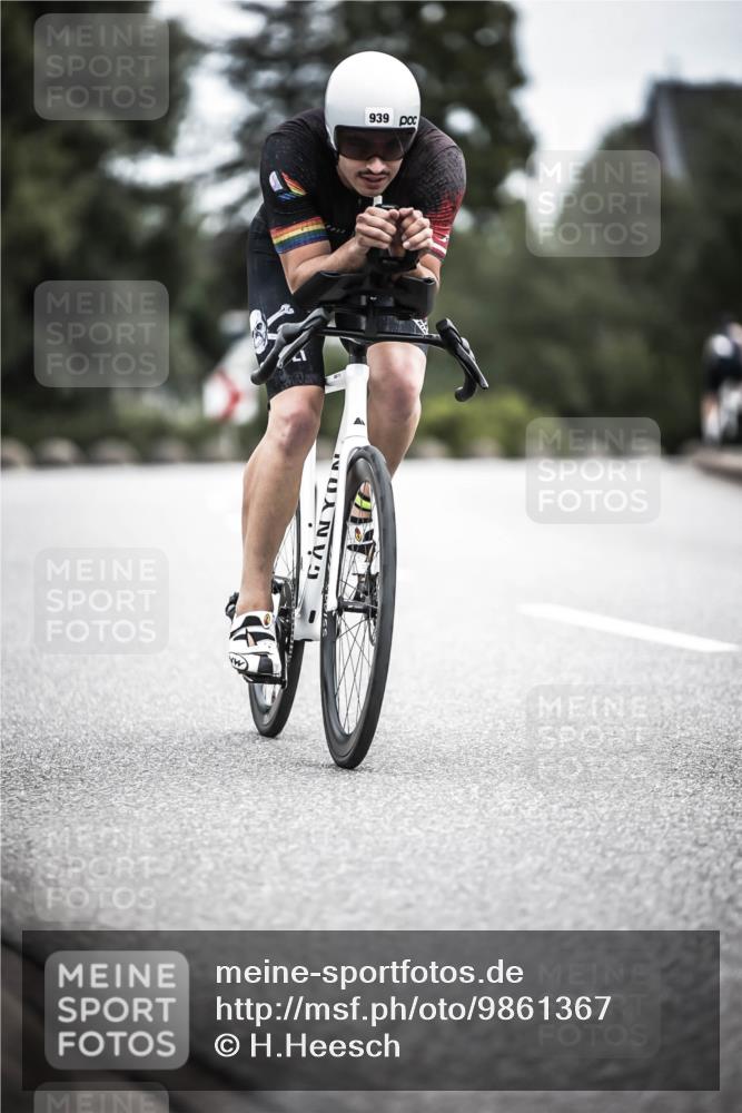 21.06.2026 - 29. Vierlanden-Triathlon H.Heesch http://msf.ph/oto/9861367 21.06.2026 12:08:46 Radfahren 939, 980 meine-sportfotos.de