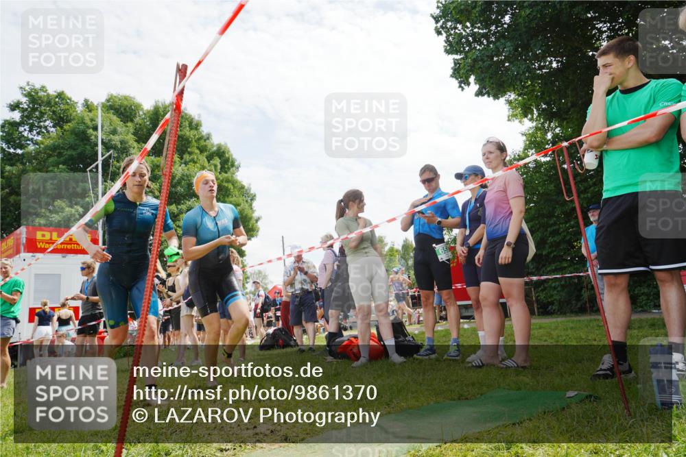 21.06.2026 - 29. Vierlanden-Triathlon LAZAROV Photography http://msf.ph/oto/9861370 21.06.2026 13:10:05 Schwimmen 1118, 1123, 1134 meine-sportfotos.de