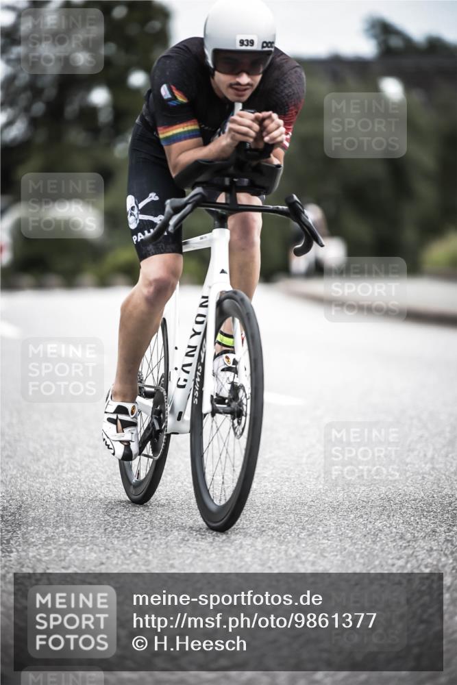 21.06.2026 - 29. Vierlanden-Triathlon H.Heesch http://msf.ph/oto/9861377 21.06.2026 12:08:46 Radfahren 939, 980 meine-sportfotos.de