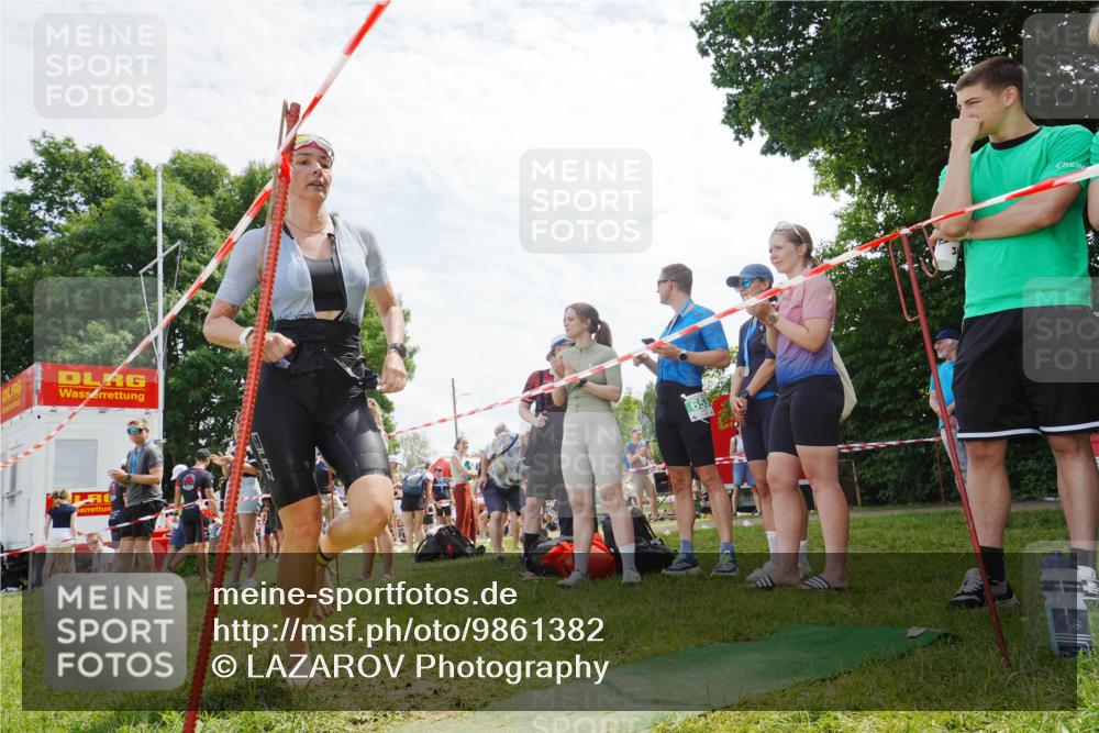 21.06.2026 - 29. Vierlanden-Triathlon LAZAROV Photography http://msf.ph/oto/9861382 21.06.2026 13:10:11 Schwimmen 1123, 1134, 1148 meine-sportfotos.de