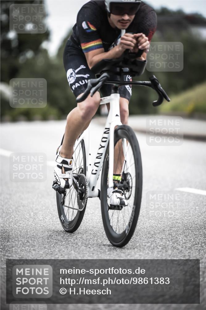 21.06.2026 - 29. Vierlanden-Triathlon H.Heesch http://msf.ph/oto/9861383 21.06.2026 12:08:46 Radfahren 939, 980 meine-sportfotos.de