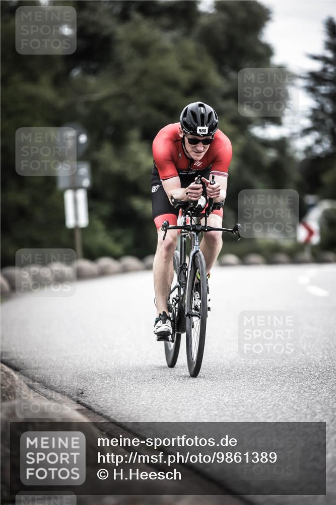 21.06.2026 - 29. Vierlanden-Triathlon H.Heesch http://msf.ph/oto/9861389 21.06.2026 12:08:49 Radfahren 939, 980 meine-sportfotos.de