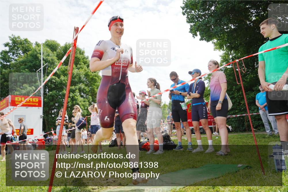 21.06.2026 - 29. Vierlanden-Triathlon LAZAROV Photography http://msf.ph/oto/9861398 21.06.2026 13:11:11 Schwimmen 1120 meine-sportfotos.de