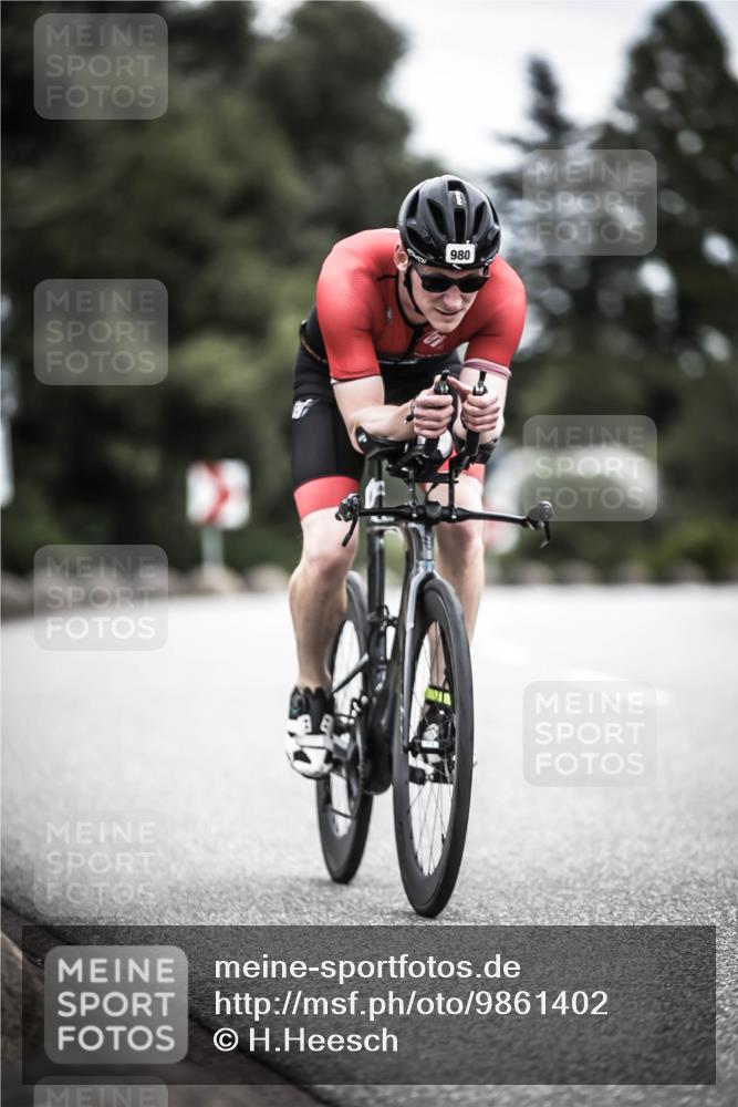 21.06.2026 - 29. Vierlanden-Triathlon H.Heesch http://msf.ph/oto/9861402 21.06.2026 12:08:49 Radfahren 939, 980 meine-sportfotos.de