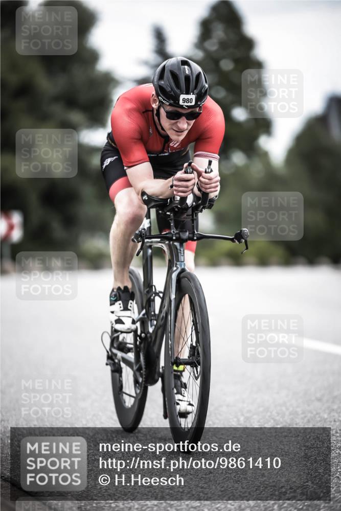 21.06.2026 - 29. Vierlanden-Triathlon H.Heesch http://msf.ph/oto/9861410 21.06.2026 12:08:49 Radfahren 939, 980 meine-sportfotos.de
