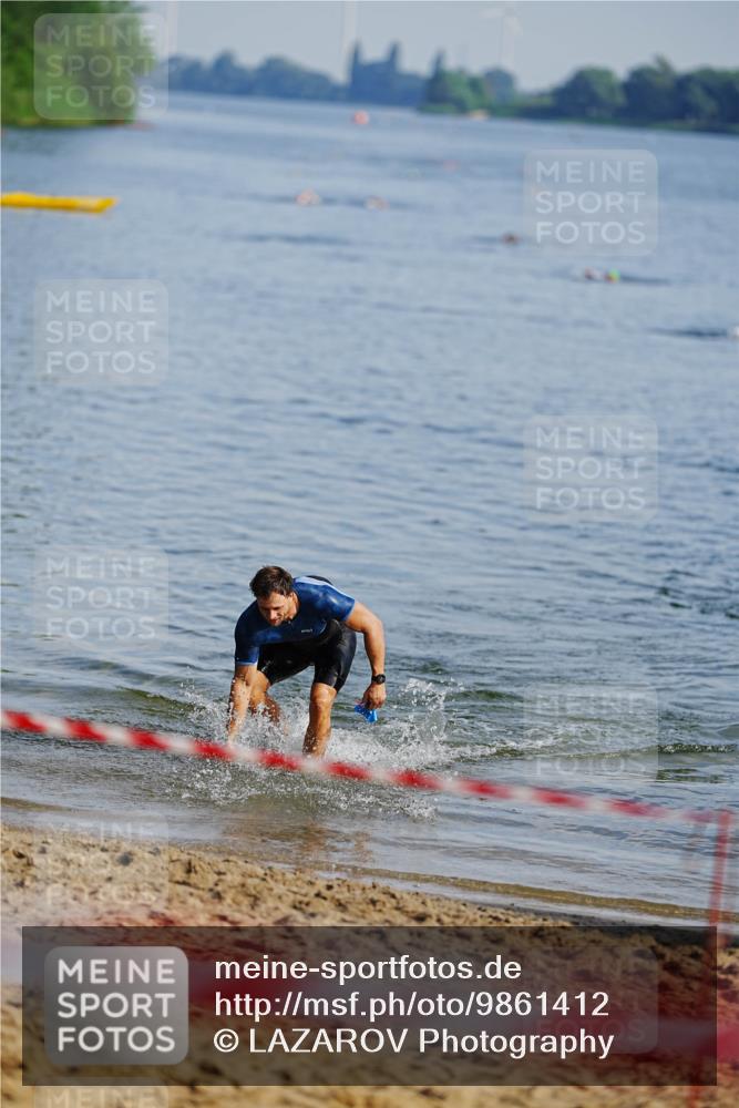 21.06.2026 - 29. Vierlanden-Triathlon LAZAROV Photography http://msf.ph/oto/9861412 21.06.2026 08:55:31 Schwimmen 113 meine-sportfotos.de
