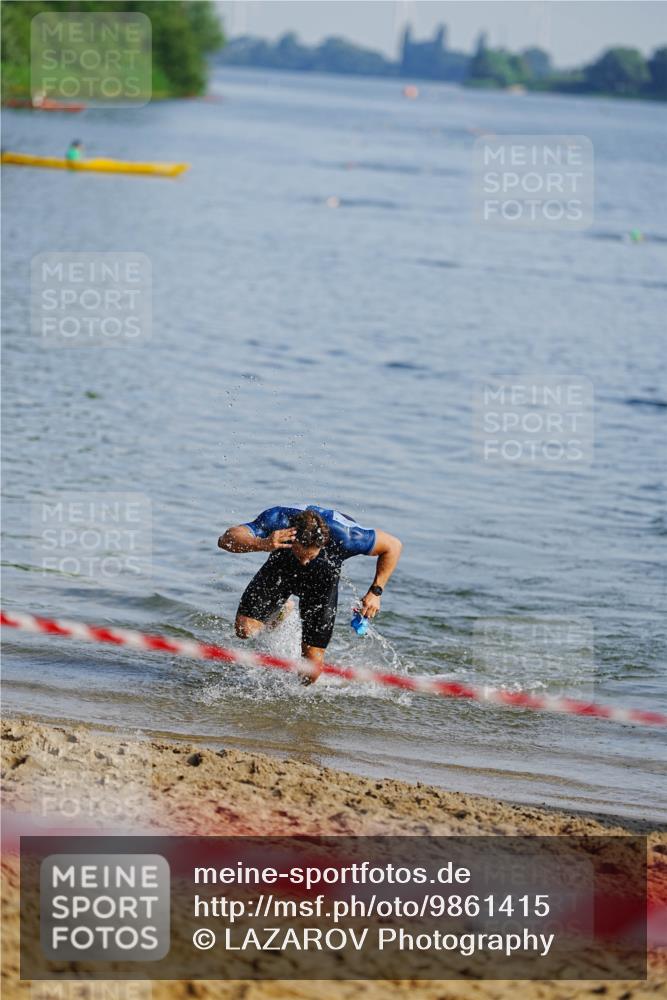 21.06.2026 - 29. Vierlanden-Triathlon LAZAROV Photography http://msf.ph/oto/9861415 21.06.2026 08:55:32 Schwimmen 113 meine-sportfotos.de