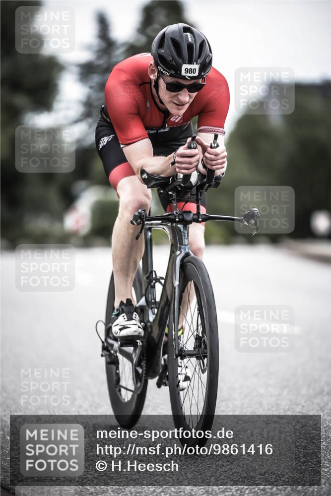 21.06.2026 - 29. Vierlanden-Triathlon H.Heesch http://msf.ph/oto/9861416 21.06.2026 12:08:49 Radfahren 939, 980 meine-sportfotos.de