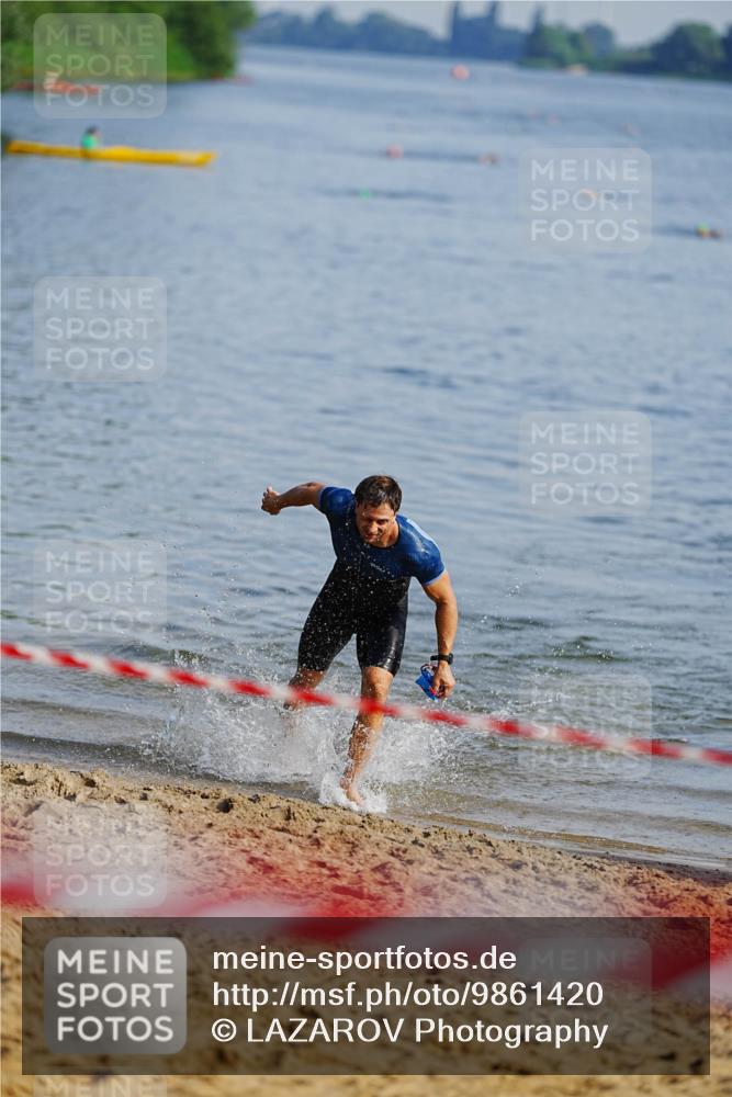 21.06.2026 - 29. Vierlanden-Triathlon LAZAROV Photography http://msf.ph/oto/9861420 21.06.2026 08:55:32 Schwimmen 113 meine-sportfotos.de