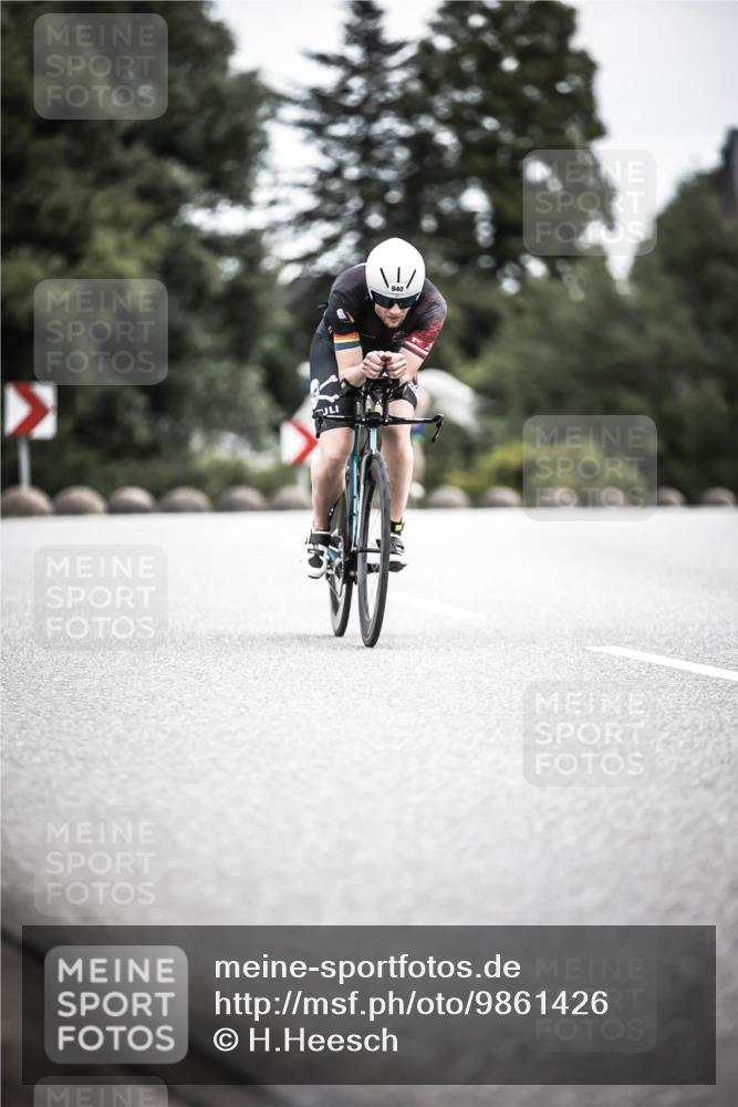21.06.2026 - 29. Vierlanden-Triathlon H.Heesch http://msf.ph/oto/9861426 21.06.2026 12:08:58 Radfahren 932, 940 meine-sportfotos.de