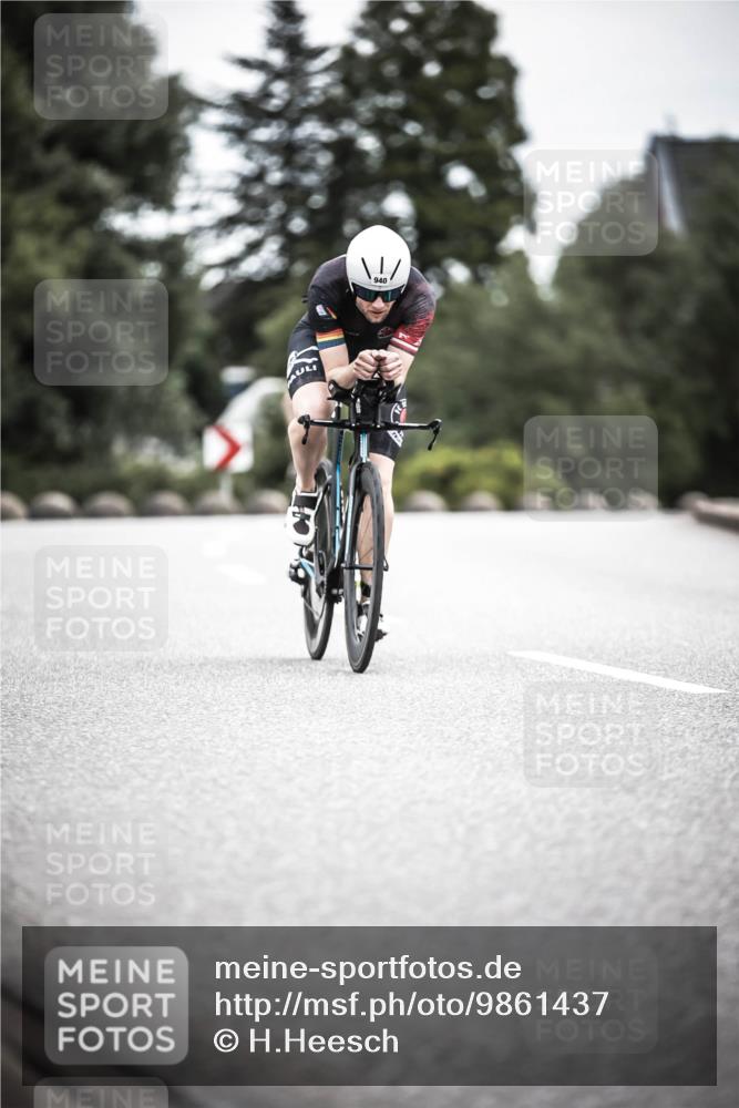 21.06.2026 - 29. Vierlanden-Triathlon H.Heesch http://msf.ph/oto/9861437 21.06.2026 12:08:58 Radfahren 932, 940 meine-sportfotos.de