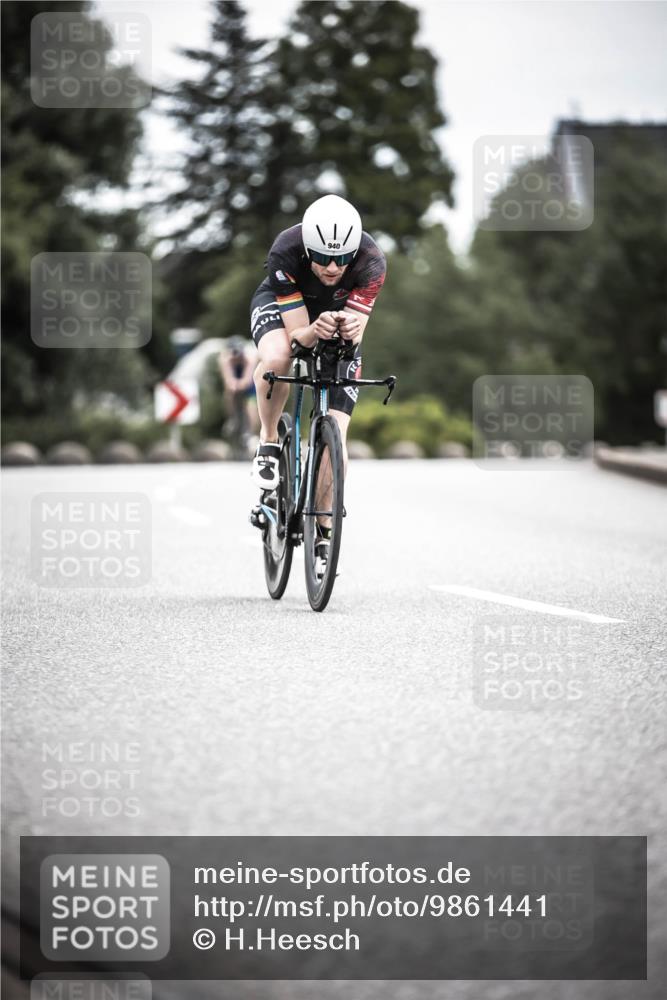 21.06.2026 - 29. Vierlanden-Triathlon H.Heesch http://msf.ph/oto/9861441 21.06.2026 12:08:58 Radfahren 932, 940 meine-sportfotos.de
