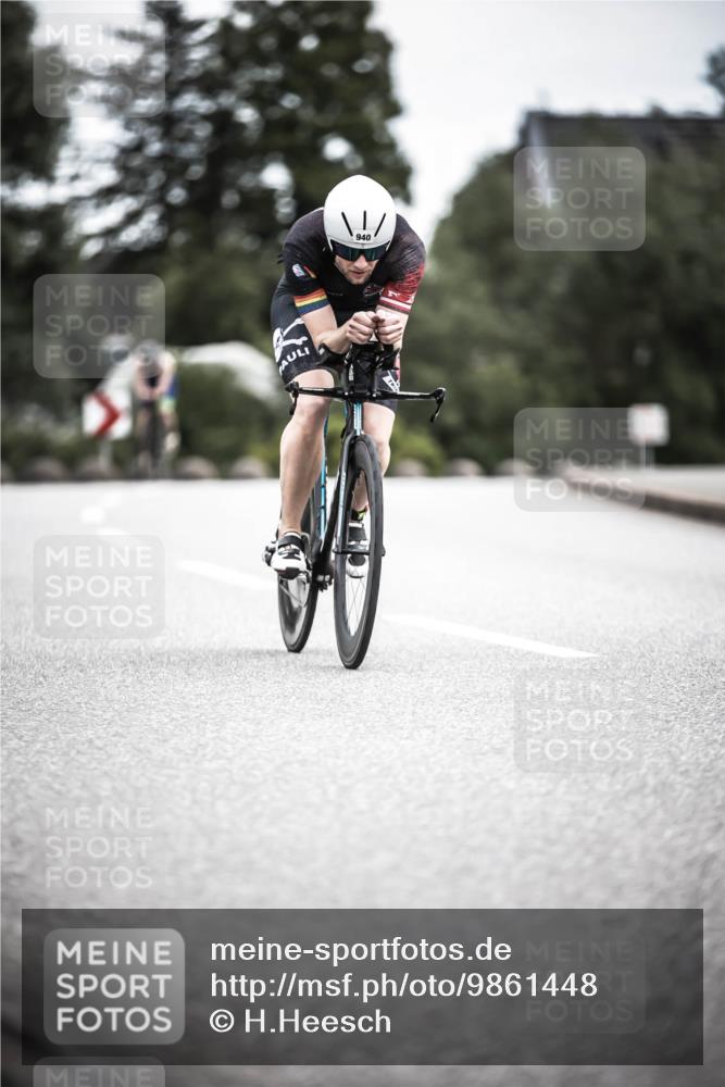 21.06.2026 - 29. Vierlanden-Triathlon H.Heesch http://msf.ph/oto/9861448 21.06.2026 12:08:58 Radfahren 932, 940 meine-sportfotos.de