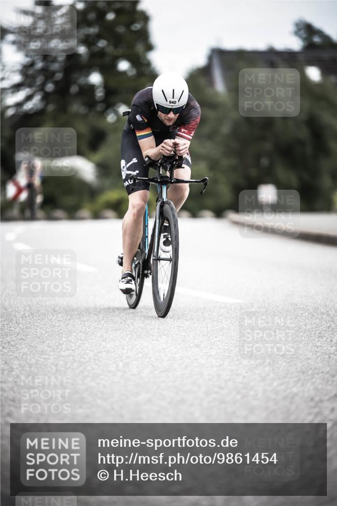 21.06.2026 - 29. Vierlanden-Triathlon H.Heesch http://msf.ph/oto/9861454 21.06.2026 12:08:58 Radfahren 932, 940 meine-sportfotos.de