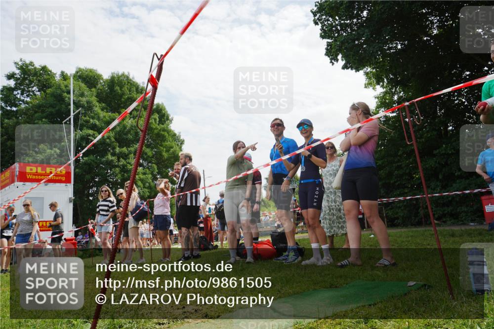 21.06.2026 - 29. Vierlanden-Triathlon LAZAROV Photography http://msf.ph/oto/9861505 21.06.2026 13:11:46 Schwimmen 1122, 1128, 1136, 1146, 1150, 1156, 1166 meine-sportfotos.de