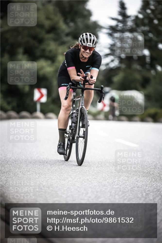 21.06.2026 - 29. Vierlanden-Triathlon H.Heesch http://msf.ph/oto/9861532 21.06.2026 12:09:13 Radfahren 883, 929 meine-sportfotos.de