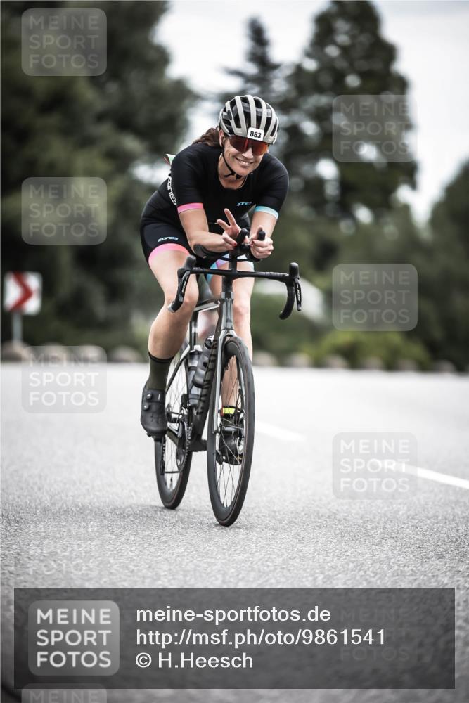 21.06.2026 - 29. Vierlanden-Triathlon H.Heesch http://msf.ph/oto/9861541 21.06.2026 12:09:13 Radfahren 883, 929 meine-sportfotos.de