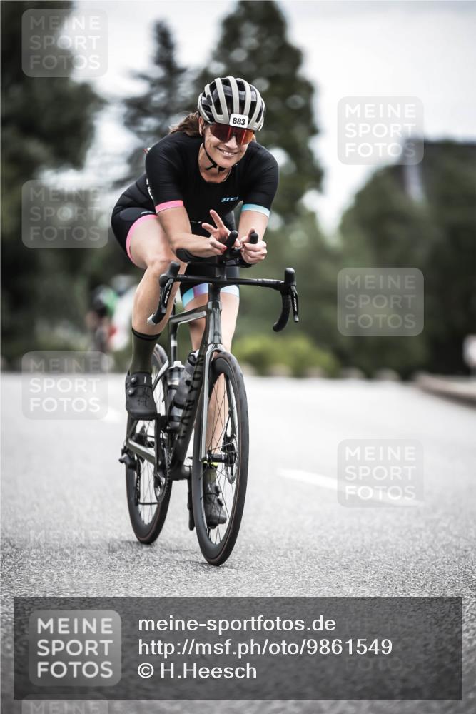 21.06.2026 - 29. Vierlanden-Triathlon H.Heesch http://msf.ph/oto/9861549 21.06.2026 12:09:13 Radfahren 883, 929 meine-sportfotos.de