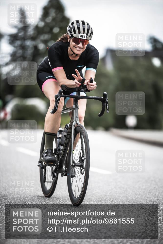 21.06.2026 - 29. Vierlanden-Triathlon H.Heesch http://msf.ph/oto/9861555 21.06.2026 12:09:13 Radfahren 883, 929 meine-sportfotos.de