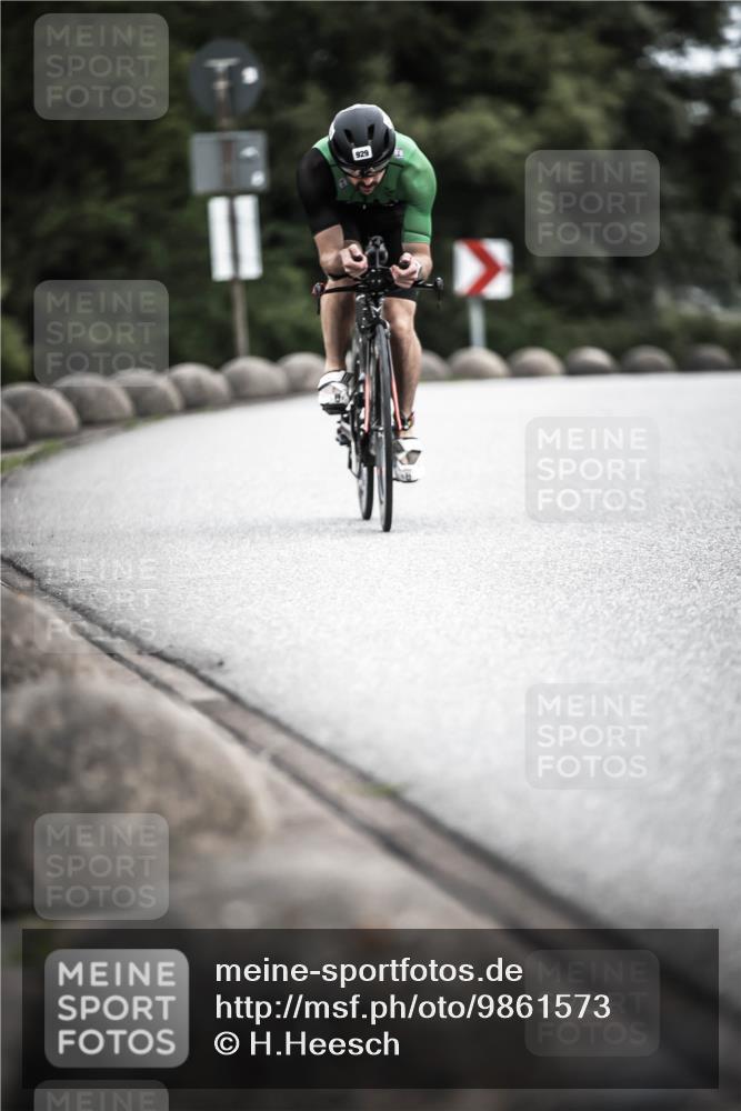 21.06.2026 - 29. Vierlanden-Triathlon H.Heesch http://msf.ph/oto/9861573 21.06.2026 12:09:17 Radfahren 883, 929 meine-sportfotos.de