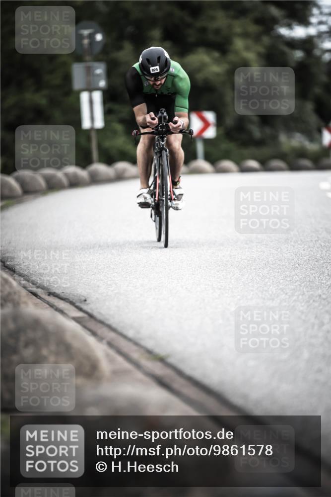 21.06.2026 - 29. Vierlanden-Triathlon H.Heesch http://msf.ph/oto/9861578 21.06.2026 12:09:17 Radfahren 883, 929 meine-sportfotos.de