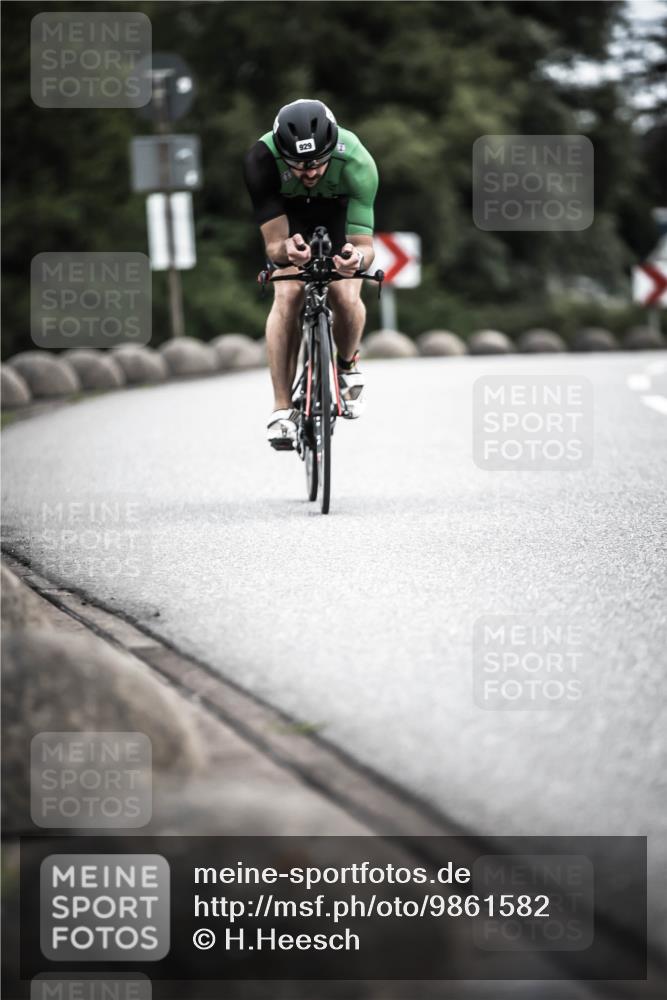 21.06.2026 - 29. Vierlanden-Triathlon H.Heesch http://msf.ph/oto/9861582 21.06.2026 12:09:17 Radfahren 883, 929 meine-sportfotos.de