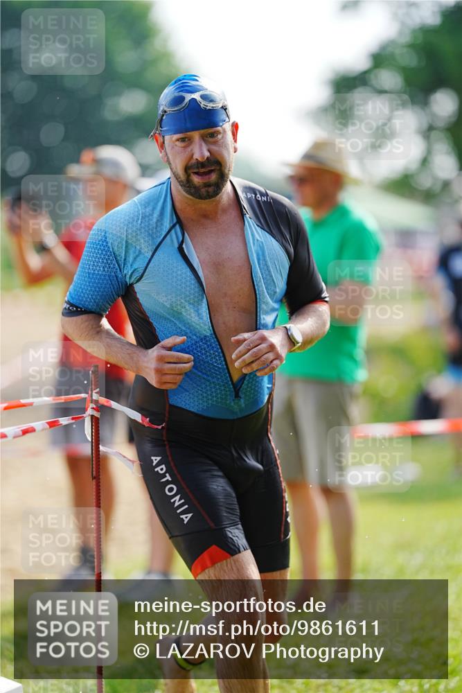 21.06.2026 - 29. Vierlanden-Triathlon LAZAROV Photography http://msf.ph/oto/9861611 21.06.2026 09:00:45 Schwimmen 172, 183, 240 meine-sportfotos.de